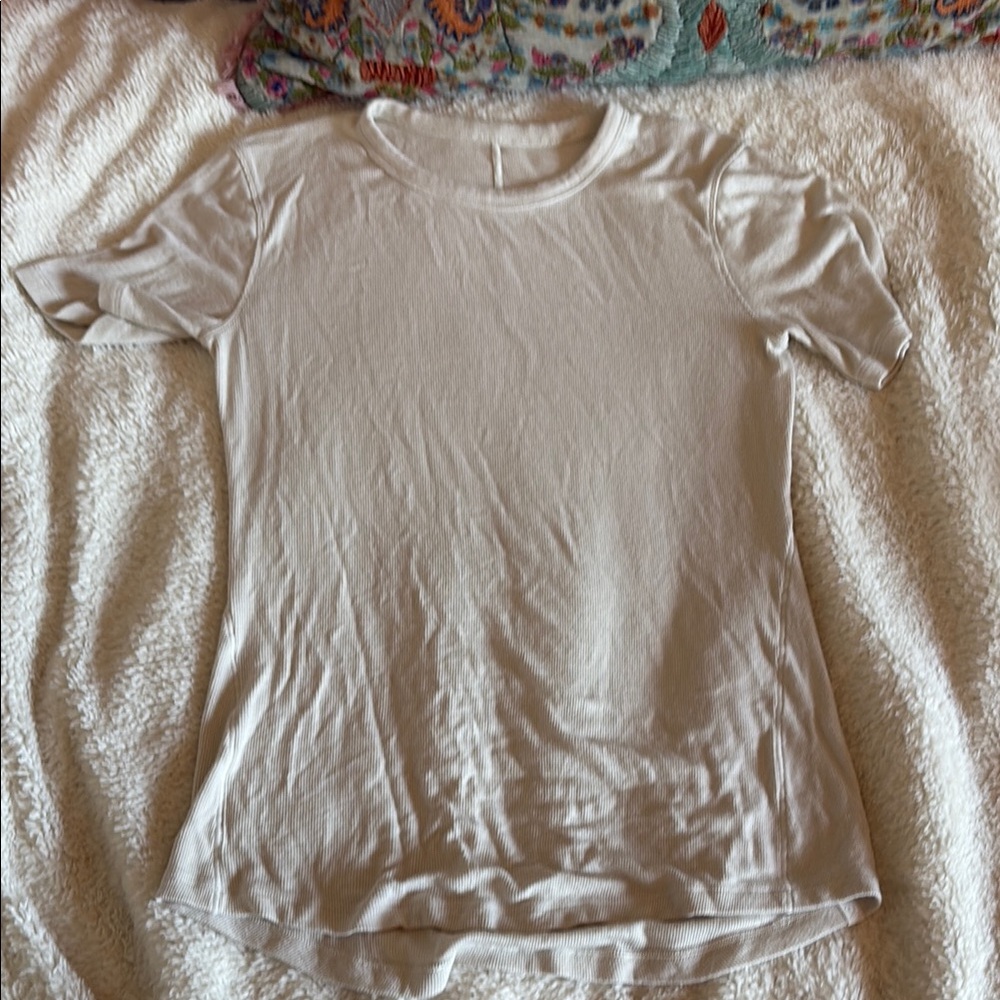 Lululemon Athletica Cream Short Sleeve Tee